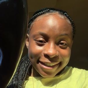 Meet your Posher, Sharra